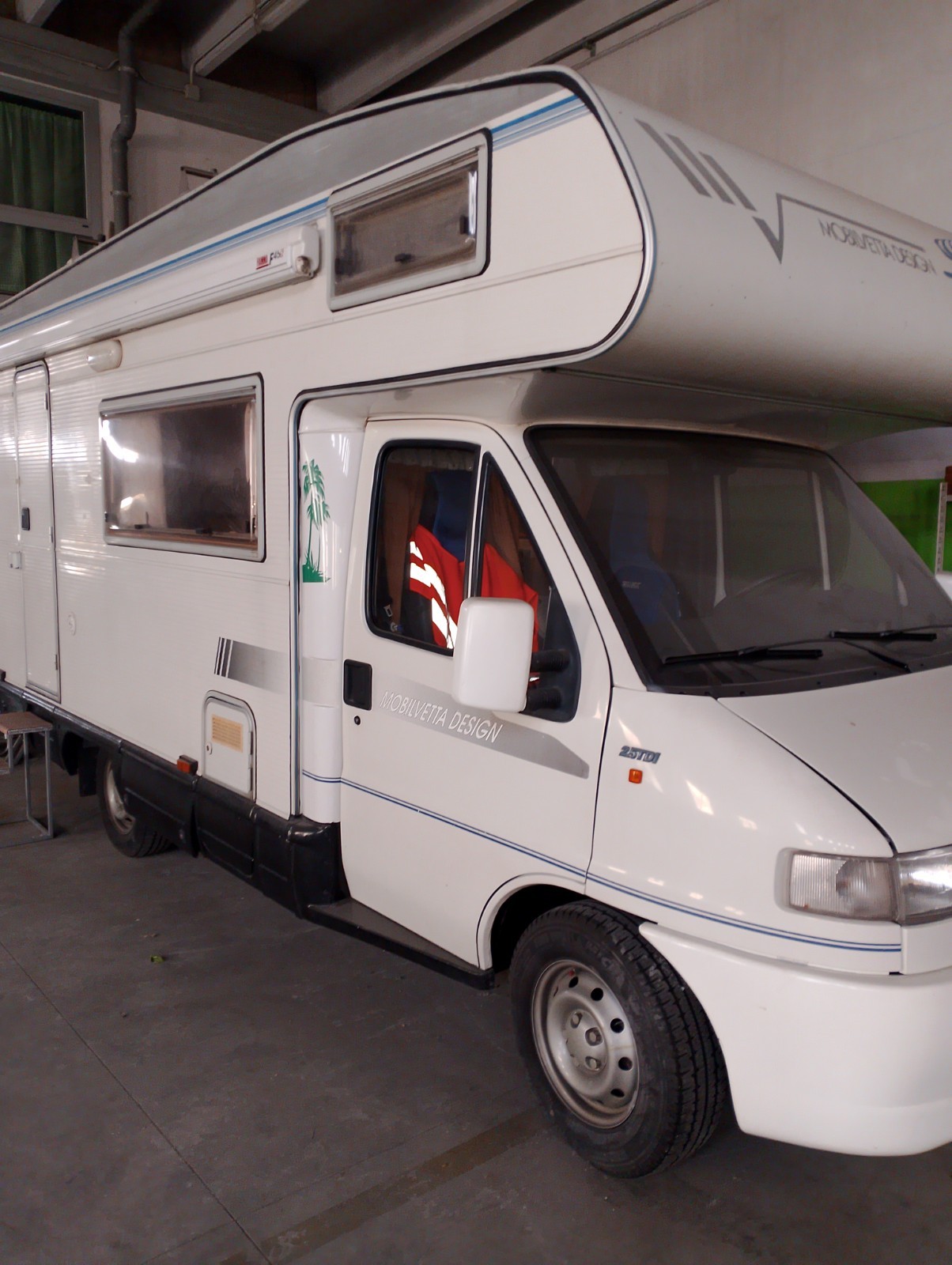 camper  mansardato  fiat ducato 2500 turbo diesel Anno 96 km 132000