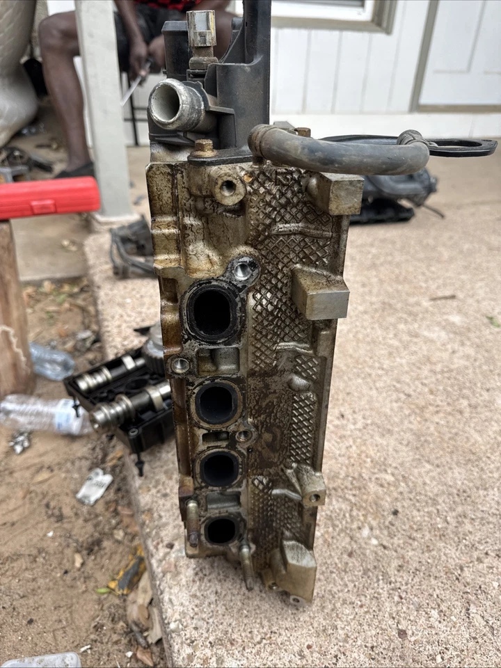 Головка блока цилиндров двигателя 1,6 л 2011-2019 Ford Fiesta без турбонаддува - Изображение 3 из 4