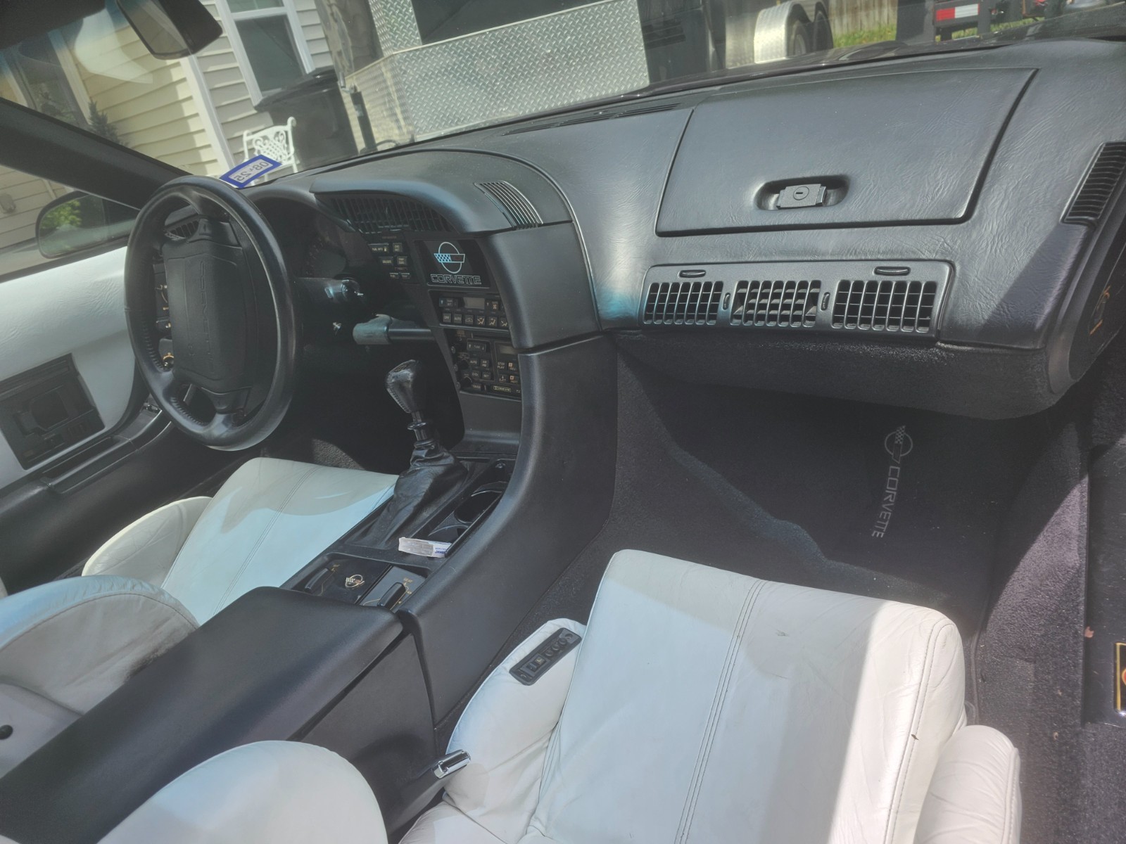 1993 Burgundy Chevrolet Corvette   | C4 Corvette Photo 6