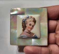 VTG Powder Compact Lady in Blue Cameo w/ Mother of Pearl - Lovely - 2in"