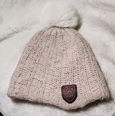 UGG  Beanie Hat Cap Shearling Sheepskin Pom Knitted Woolen blend Unisex MSRP $70