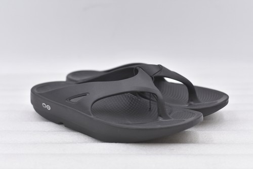 Oofos Original Recovery Comfort Zehentrenner Flip-Flop Sandale, schwarz in Damen 9 Herren 7