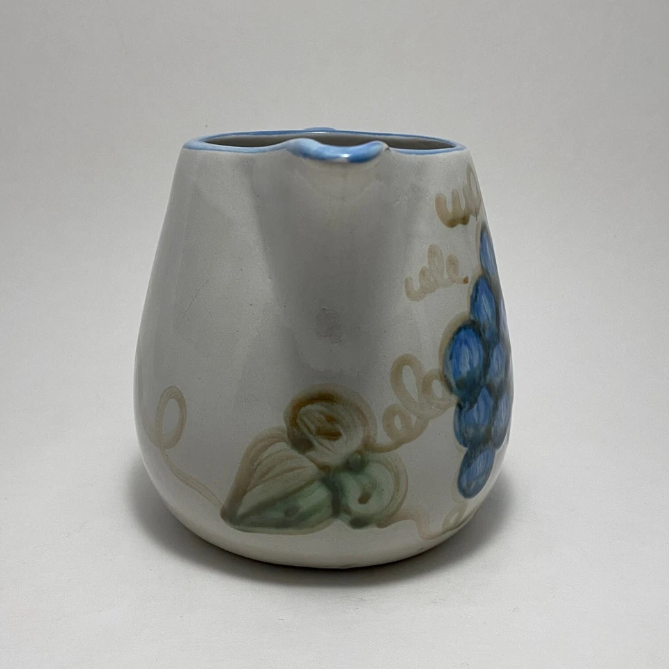 Jarra de uvas vintage de cerámica John B Taylor | 5,25" | Louisville Foto 2 de 4