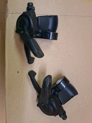 Shimano SL-R440/441 3x8 Flat Bar Rennrad Schalthebel für gerade Lenker/ Trigger