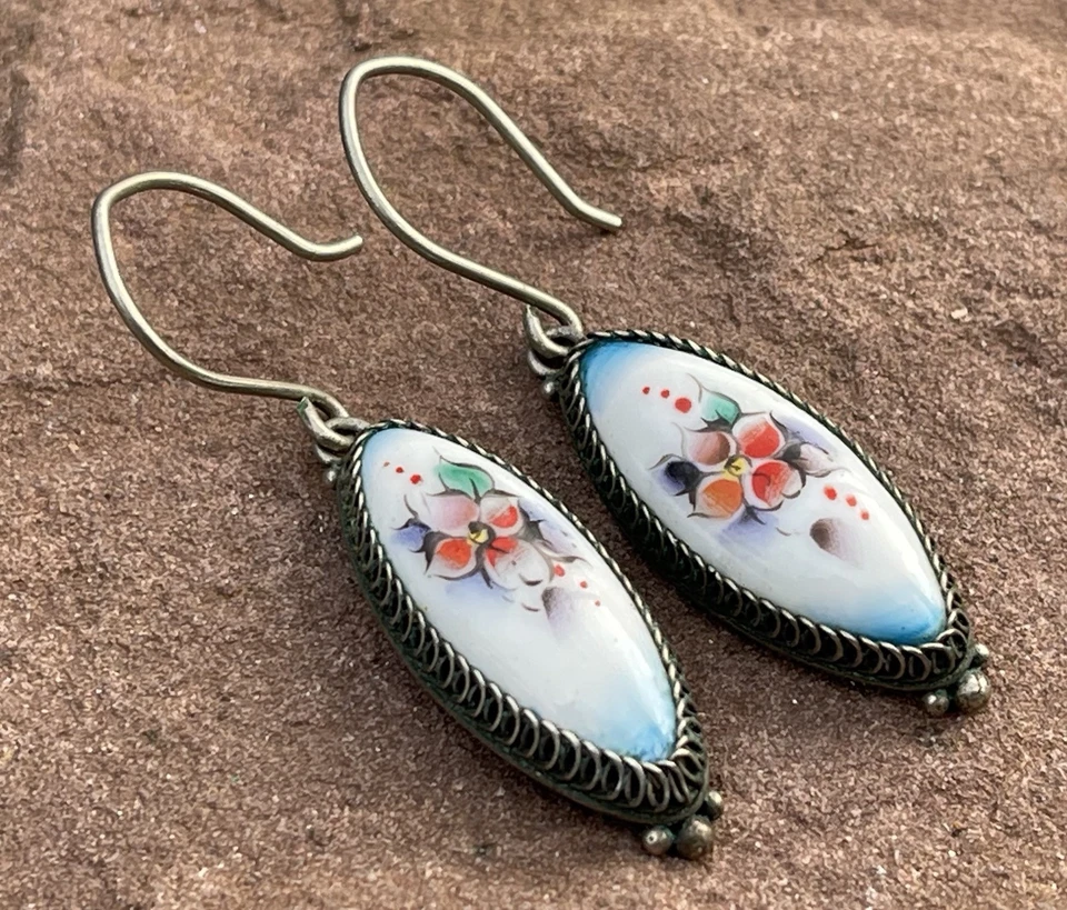 Historismus Silber Ohrringe mit Emaillemalerei (AT 665) - Bild 2 von 3