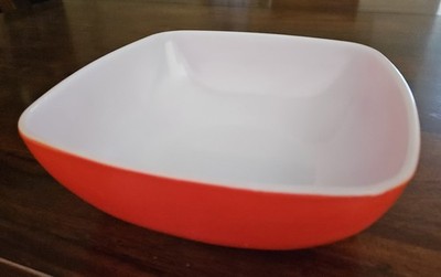 VINTAGE PYREX 525 B RED SQUARE HOSTESS BOWL MID CENTURY