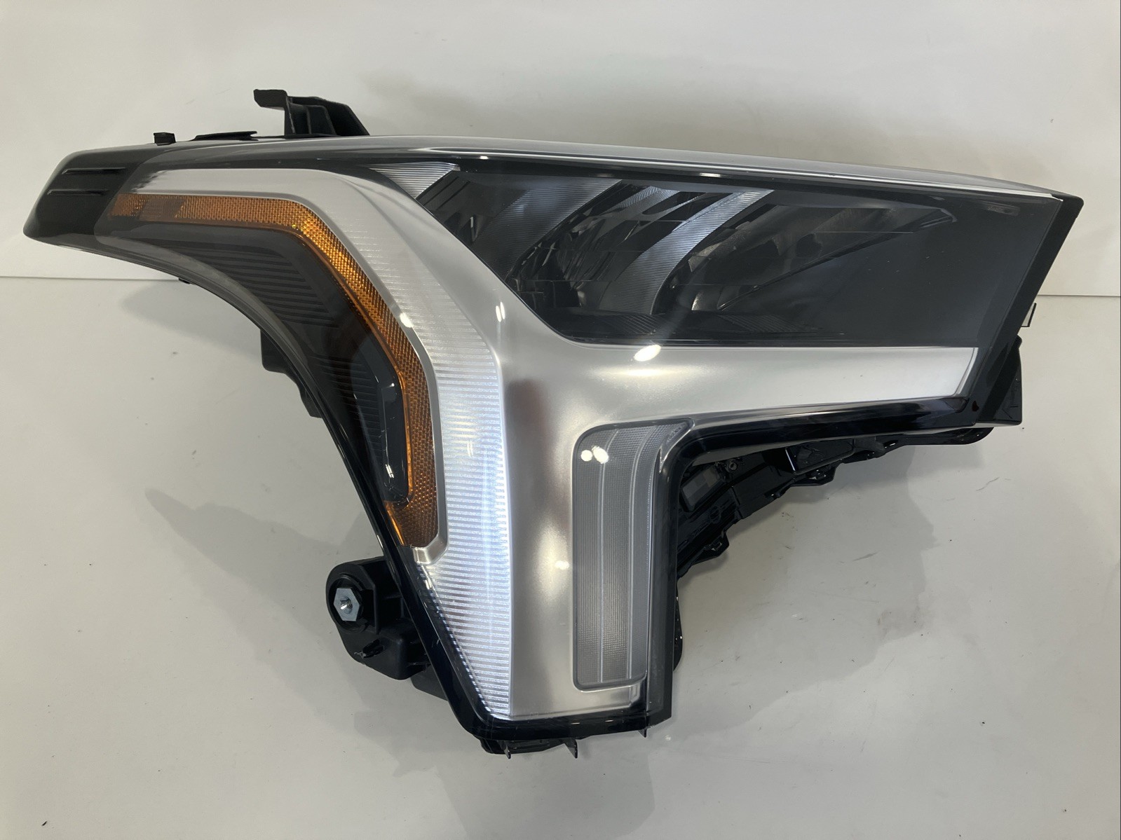 2022 - 2025 Toyota Tundra Sequoia Passenger Right RH LED Headlight OEM 2748