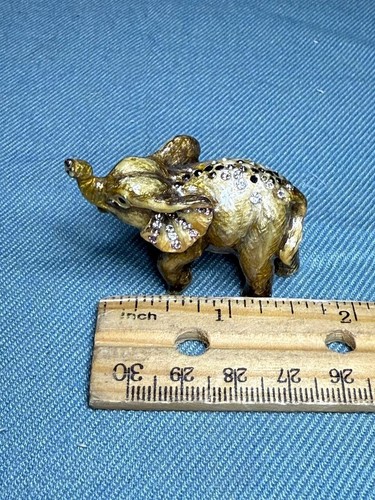 Jay Strongwater Mini Elephent Figurine "Ruby" - Picture 7 of 8