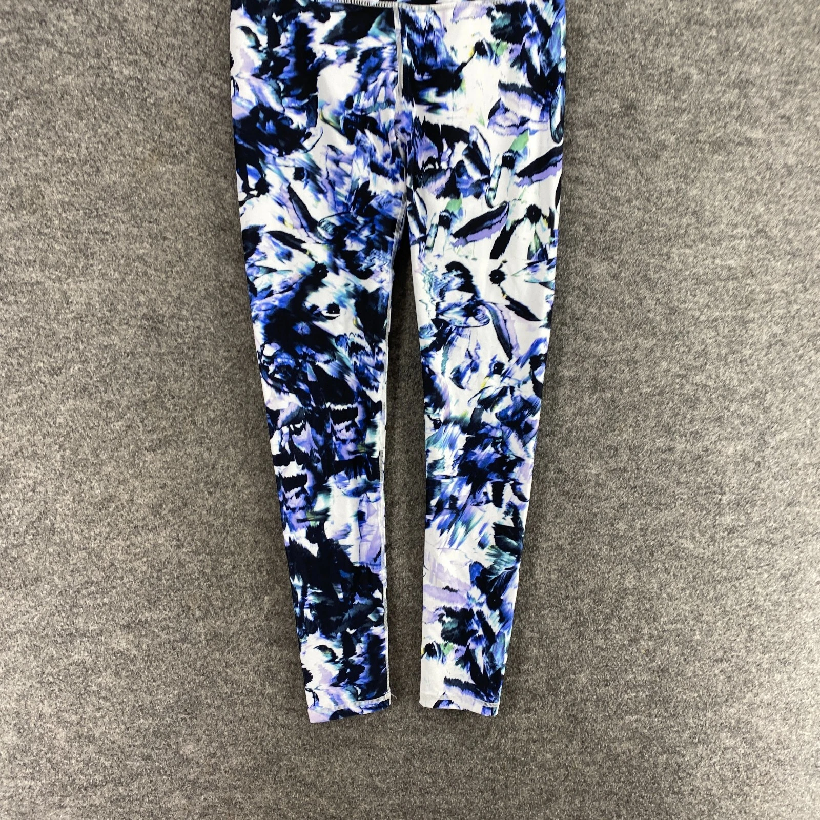 fabletics activewear floral mid rise capri skinny leggings
