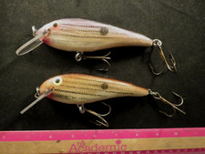 2 Unmarked Wood Musky Vintage Fishing Lures Hand Carved 4-3/4" Muskie ***