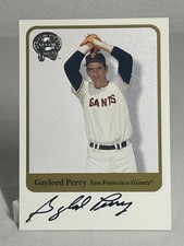 2001 Fleer Greats of the Game Gaylord Perry Autograph Giants Baseball Card