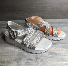 New SKECHERS Foamies Gray/Animal print Footsteps Fierce Vibes Sandals Women's 9