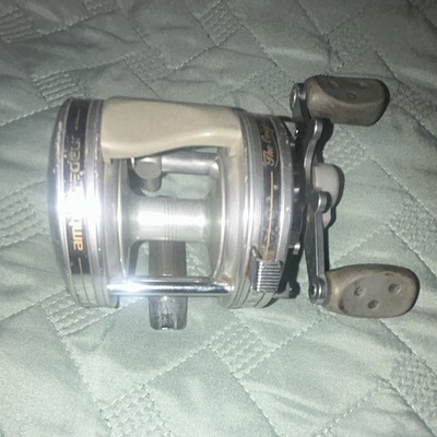 abu garcia dude reel Ike Spincast Combo Model:1000HL With a smooth and deep groove Abu Garcia Daysprout Cardinal