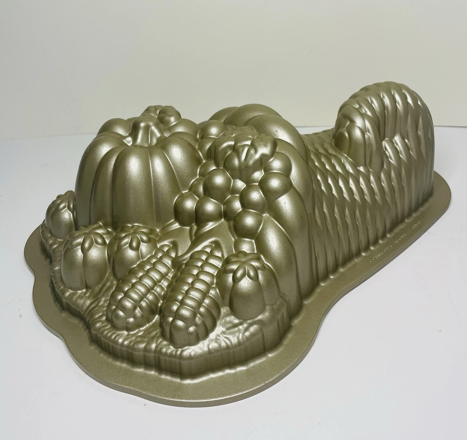 Nordic Ware Cornucopia Cake Mold 10 C Cast Aluminum Baking Pan Thanksgiving Fall