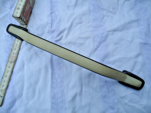 Mercedes Benz W123 Haltegriff vom Dachhimmel vorne Abstand Haltebohrung 26 cm
