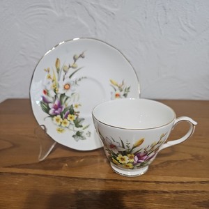 Duchess Floral Pattern Bone China Spring # 408 Cup & Saucer England Beautiful