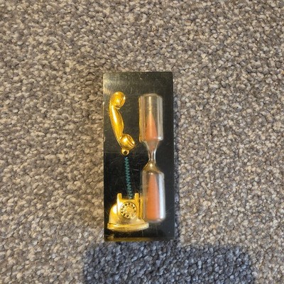 Kitschige 50er Jahre Black & Lucite Eieruhr Sanduhr mit Retro Telefon & rosa Sand