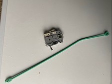 Przełącznik drzwi J00253965 do Hotpoint Aquarius WMPG742PUK (30765189000)