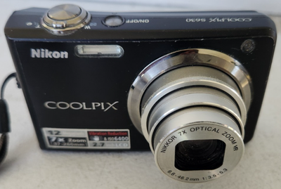 Nikon COOLPIX S630 12.0 MP Digital Camera W/16gb ** W/ Original