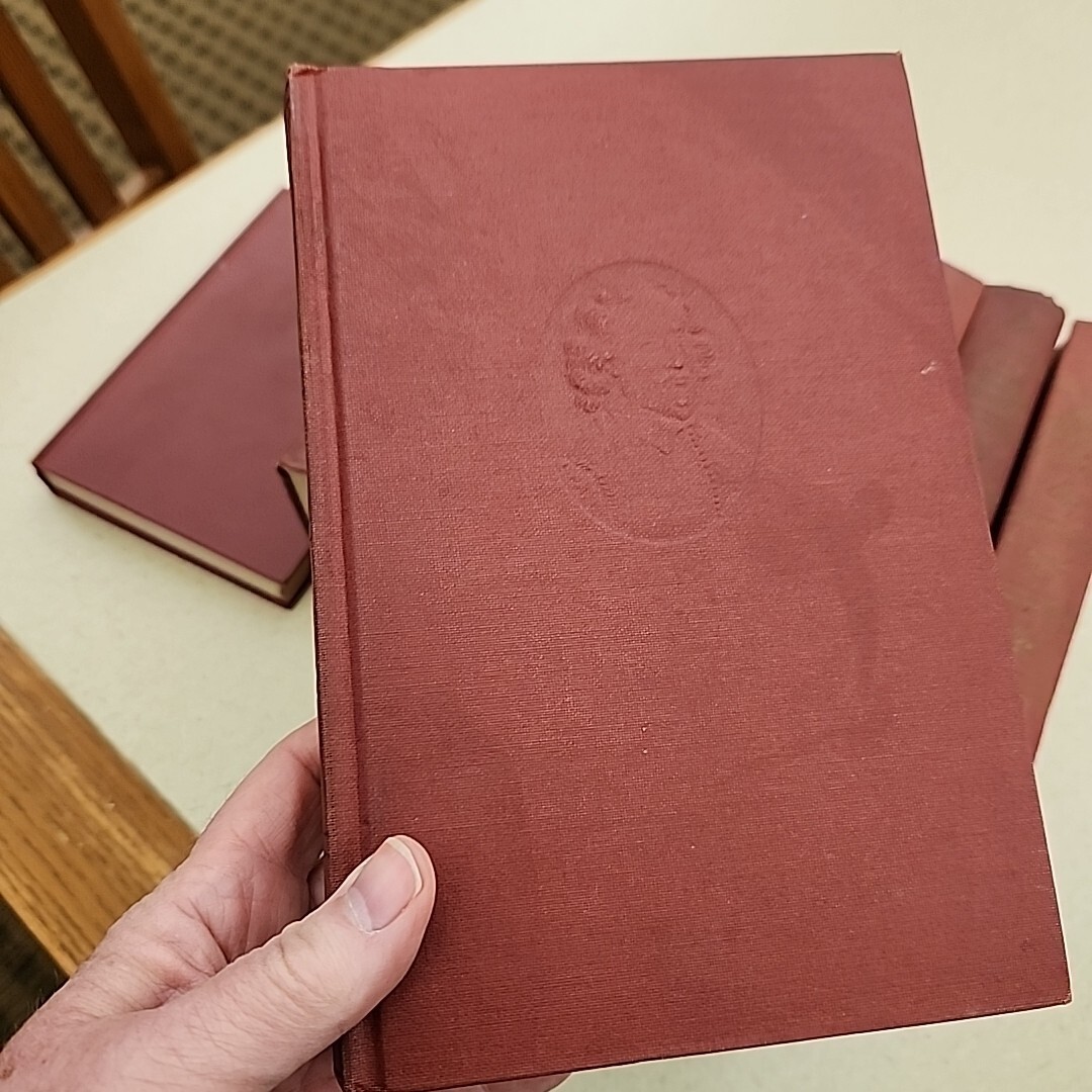 （お値下げいたします）ENCYCLOPEDIA AMERICA 9 Volumes Vintage American International Encyclopedia Set