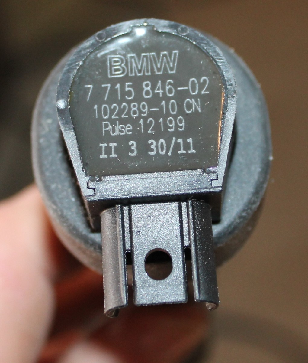 Genuine OEM BMW Ignition Coil 12137670815 Superseded by
