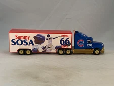 MLB 1998 Sammy Sosa 66 Home Run Chicago Cubs Gold Semi Truck Trailer