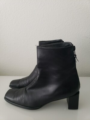 Stuart Weitzman - Leather - Zip Back Ankle Boots  - Black - Size 8 AA - Narrow