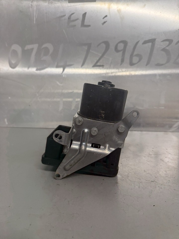 Pump Protection Module 2011 BMW E93 Convertible 2.0 Diesel D20 C ABS Pump Module Control Unit ...
