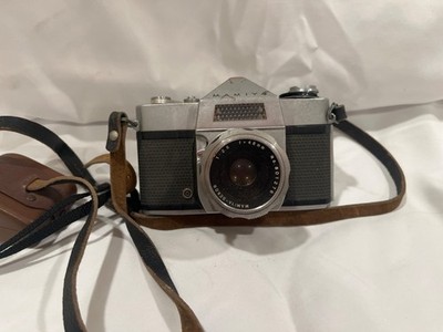 Mamiya Sekor 500 TL Vintage Camera with starp. Sold as is 