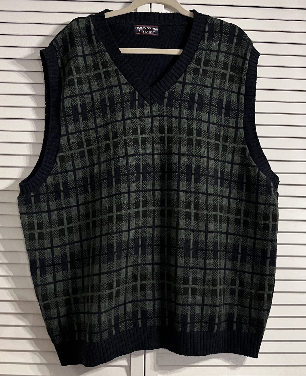 Vintage Roundtree and Yorke Sweater Vest Mens Size 2XL  Blue Green Plaid
