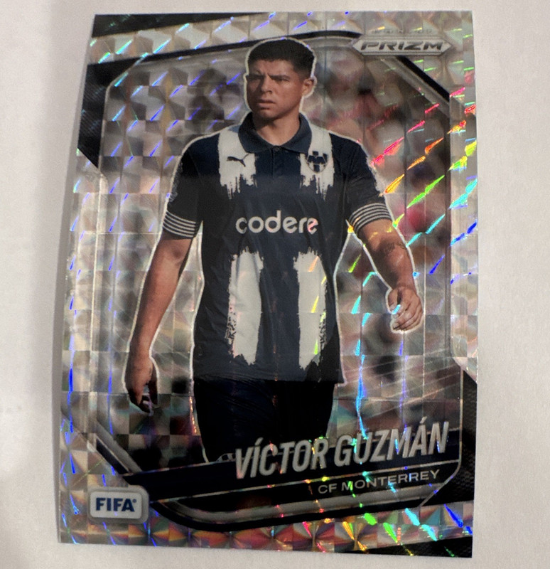 Panini 2025-26 Prizm FIFA Soccer Víctor Guzmán Prizm #137 CF Monterrey