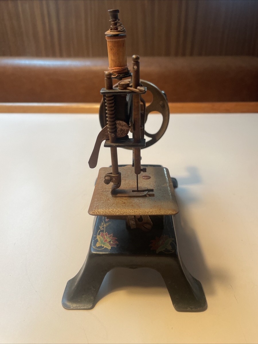 Antique 1930's Germany Casige Miniature Toy Sewing Machine