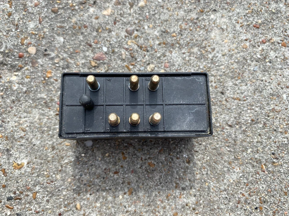 1248210047 REELÉ MOTOR TECHO CORREDIZO 300D 300TD E320 190D 190E 560SEC 560SEL 420SEL Foto 2 de 3