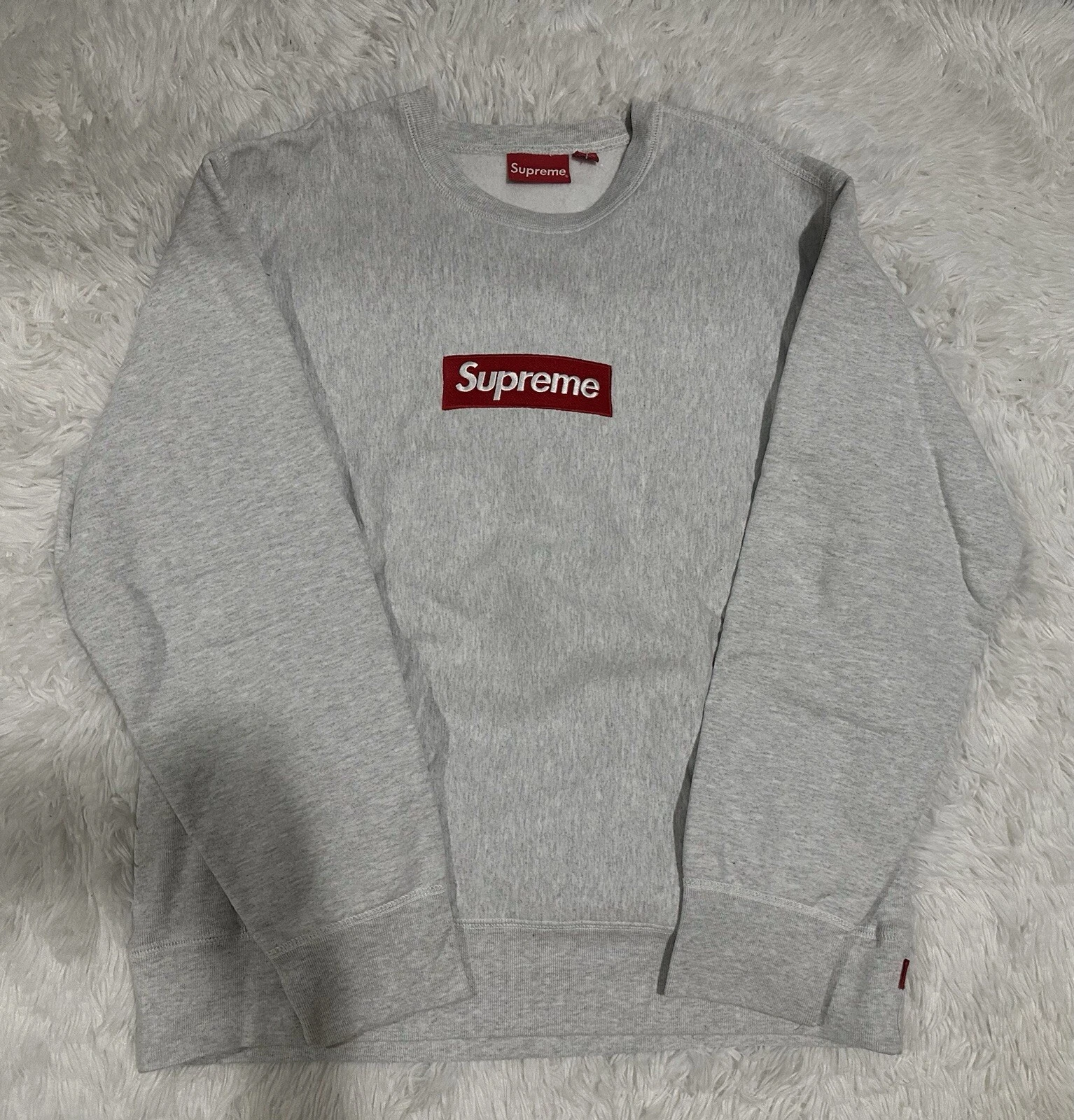 Logo Supreme Box col rond gris cendre rouge taille L (FW18)
