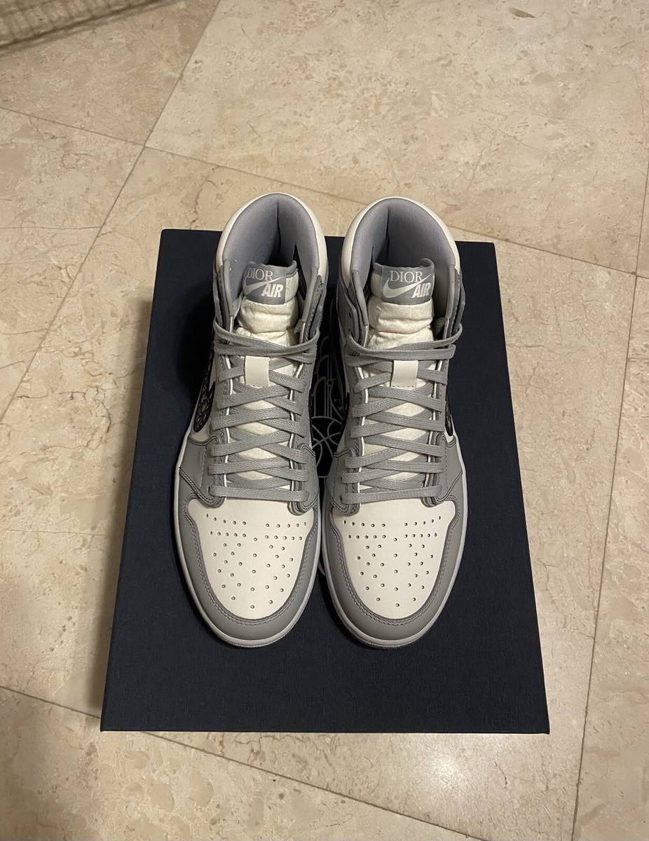 T*A様 Dior x Air Jordan 1 グレー/ホワイト/ブラック Dior x Air Jordan 1 High — Kick Game