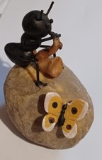 Fourmi musicienne statuette . Joueuse de trombone . Rare! A voir!