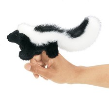 Folkmanis Puppets Skunk Finger Puppet