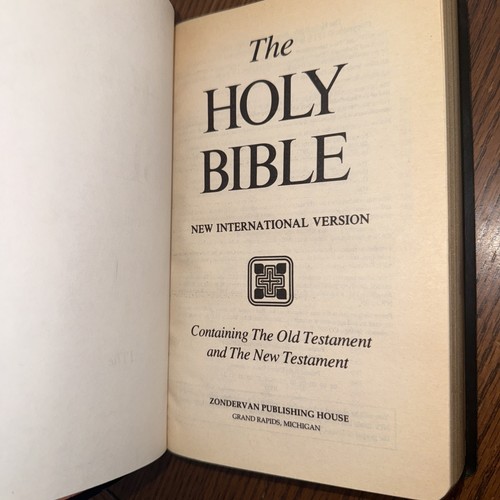 Zondervan new international version holy Bible 1984 Red Letter With Helps - Picture 6 of 10