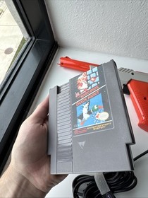Super Mario Duck Hunt Authentic Nintendo NES Game & Zapper Light Gun Bundle