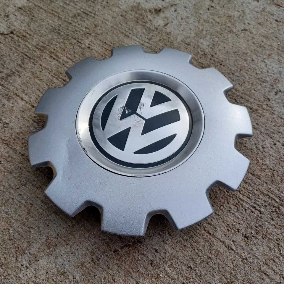 Tapa central Volkswagen Beetle Cabrio 2002-2010 parte # 1C0 601149 P abolladura repintada Foto 2 de 3