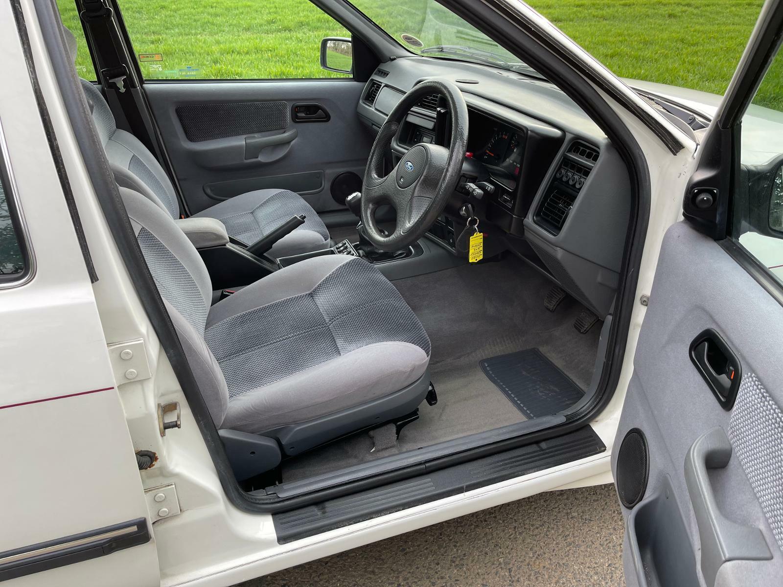 Image 10 - Ford Sierra 2.9i 4x4 Ghia estate, superb original car, low miles,fsh, rust free.