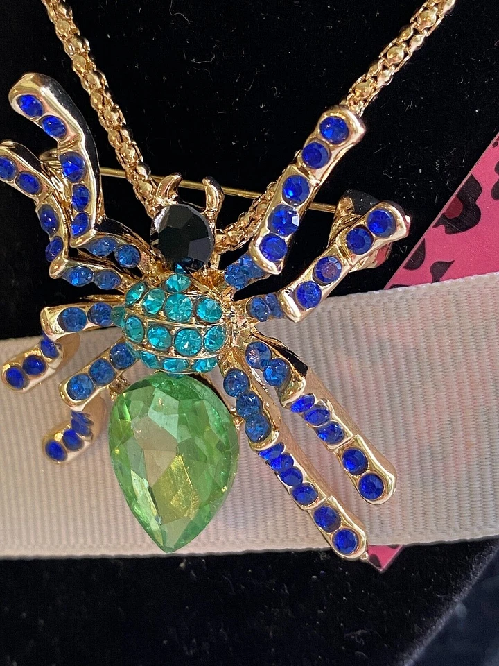 CADENA DE ORO ARAÑA GRANDE CRISTALES VERDE/AZUL ARAÑA BETSEY JOHNSON GOLD Foto 3 de 4