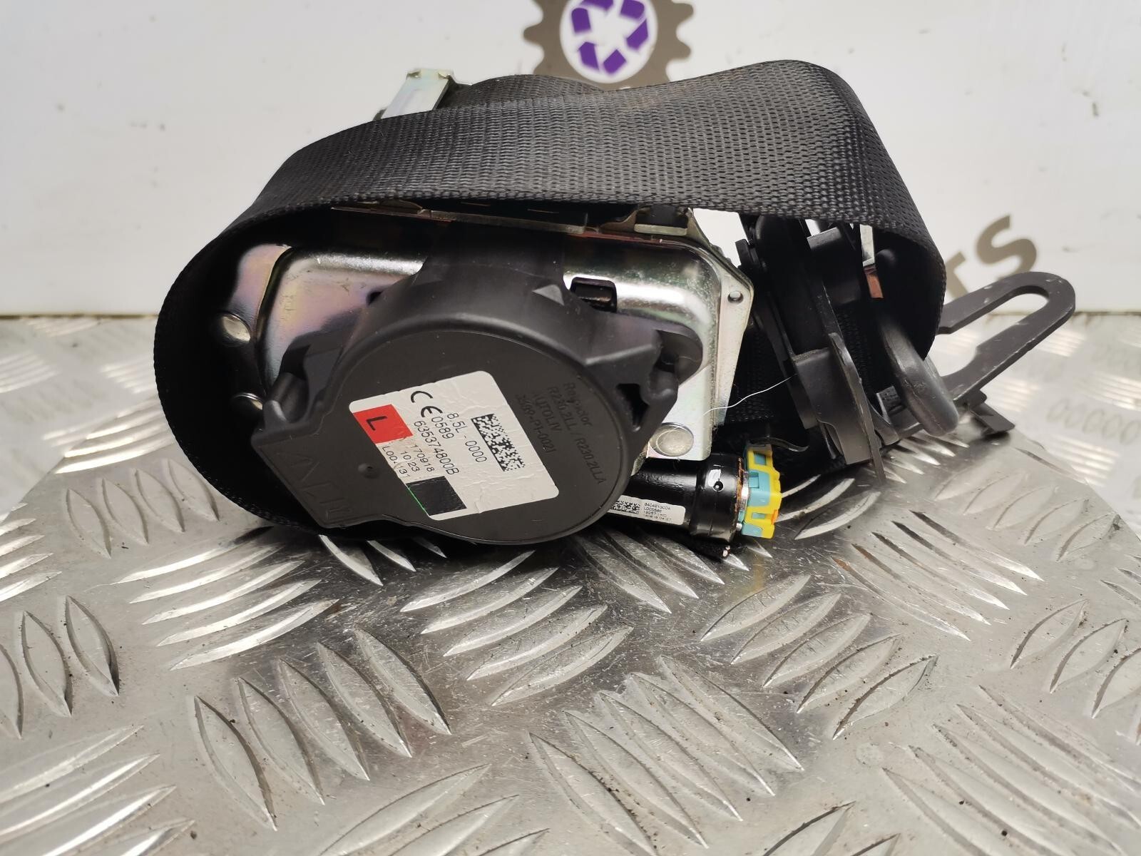 Mercedes-Benz GLC X253 300 253.948 Front Left Seatbelt 635374800B 