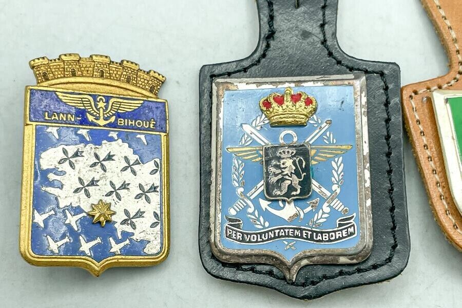 Sehr alten Militär Truppenkörperabzeichen Orden - 8 Teile - Konvolut