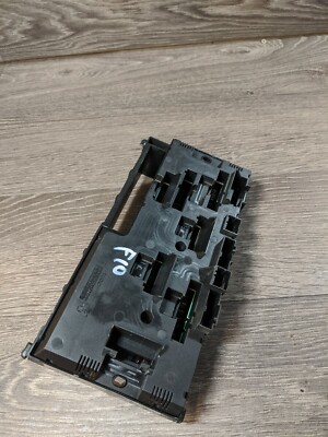 BMW 5 SERIES 520D F10 FUSE BOX, RELAY BOX POWER DISTRIBUTION 9234421