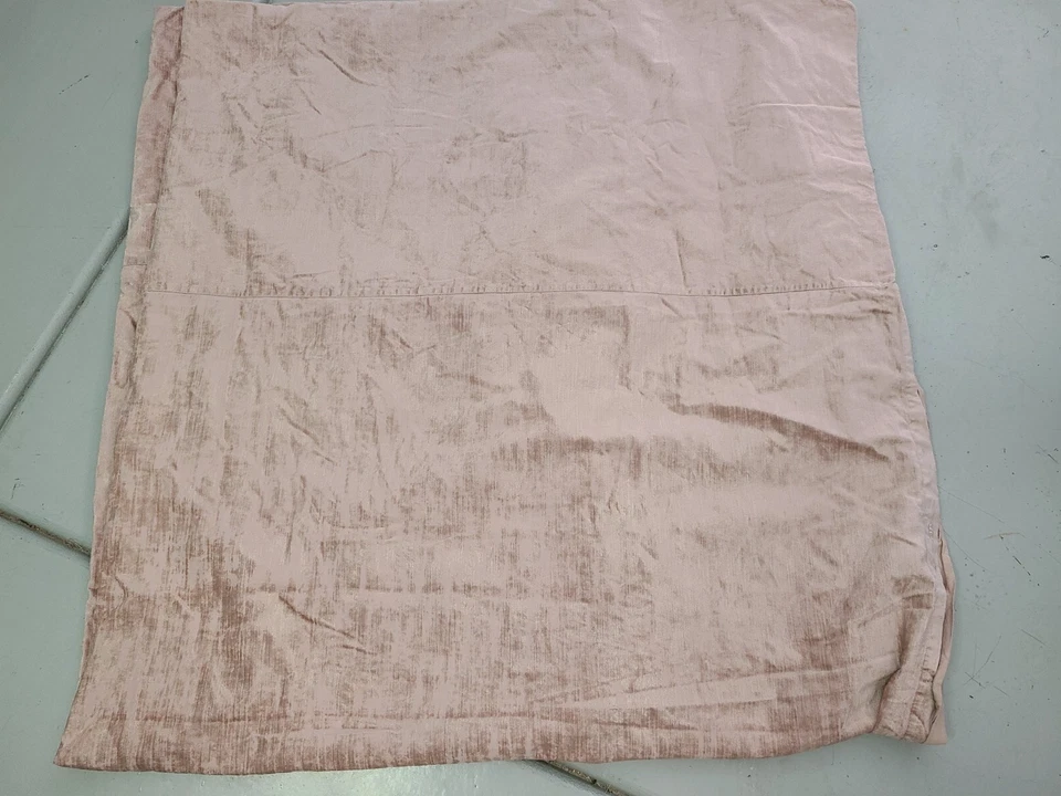 Edredón completo/queen West Elm "Blush Velvet" y 1 euro simula Foto 4 de 4