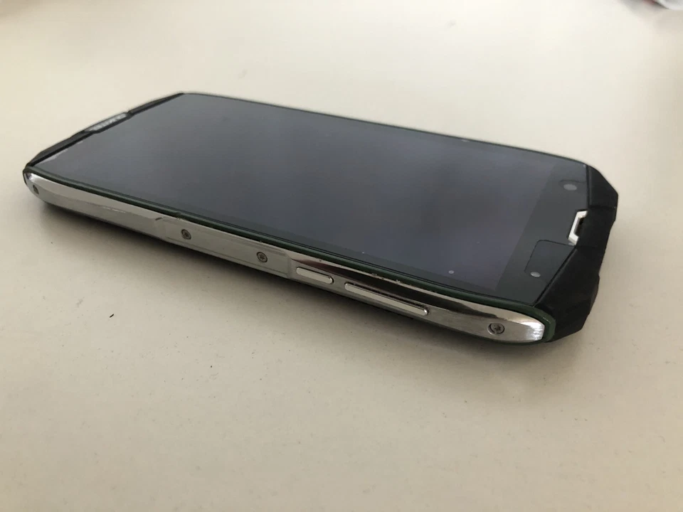 Smartphone Oukitel IP-68 Waterproof - Per Parti di Ricambio - Immagine 3 di 4