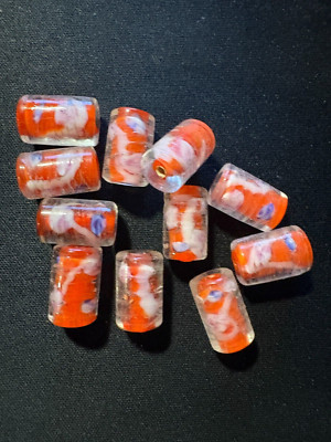 11 red Fancy pattern glass beads (B533)- Rare Deco- 15mm