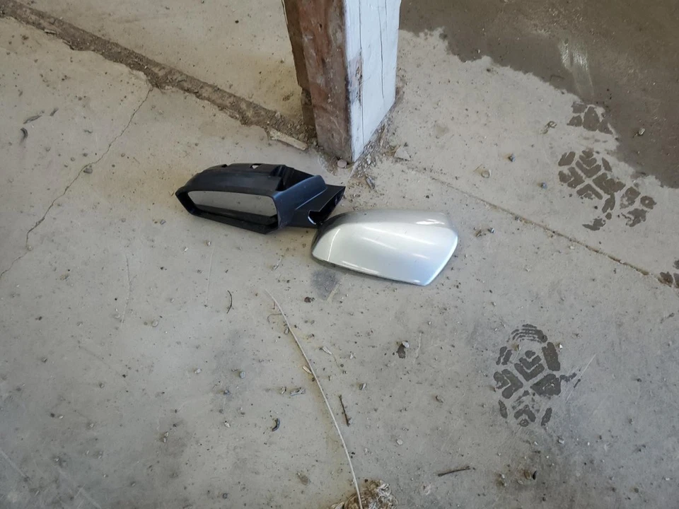 Used Rear Right Door Assembly Rear Side fits: 2012 Nissan Sentra electric w/body Foto 3 de 4