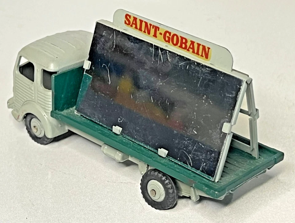 Dinky Toys No. 33C Simca Miroitier Saint-Gobain Truck - Image 2 of 4